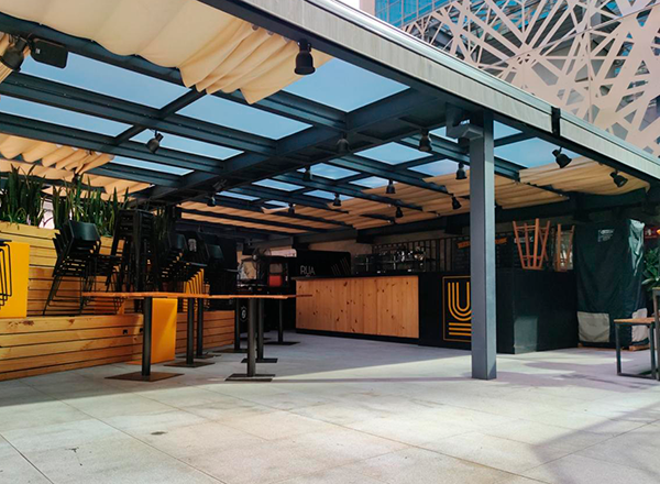 Pergolado metálico comercial de alto padrão - design e sofisticação por HBFER