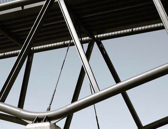 Passarela comercial de luxo de alto padrão - design e sofisticação por HBFER Estruturas Metálicas